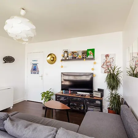 Studio 25 M With Balcony And City View شقة كوربوفوا